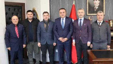 Kocaeli Manav Kültürü Dernekleri Federasyonu Başkanı Şükrü Başaran ve federasyon yönetimi