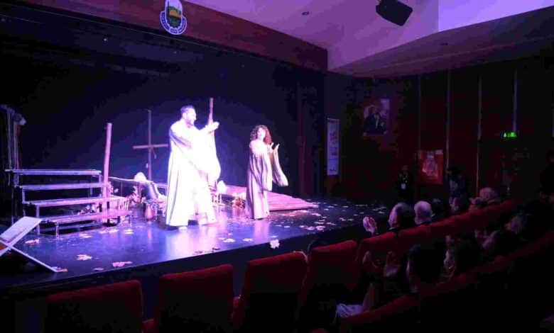 Şehir Tiyatroları’na İnegöl’de alkış yağmuru