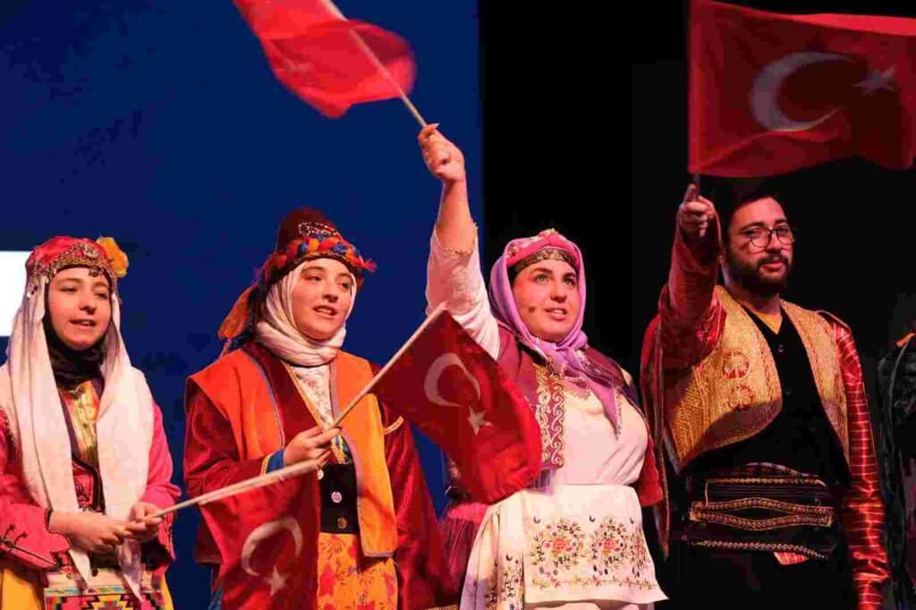 Sizler sadece öğrenci değil, gönül elçilerimizsiniz