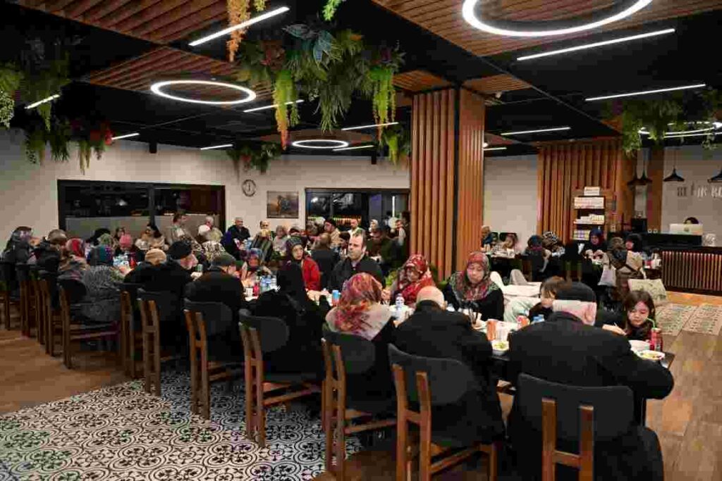 Başkan Kocaman, Ramazan Bereketini Kartepe’nin Çınarlarıyla Paylaştı