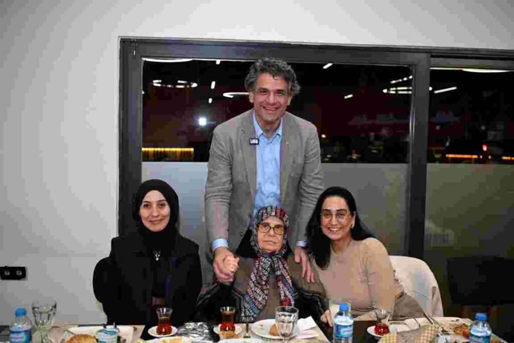 Başkan Kocaman, Ramazan Bereketini Kartepe’nin Çınarlarıyla Paylaştı