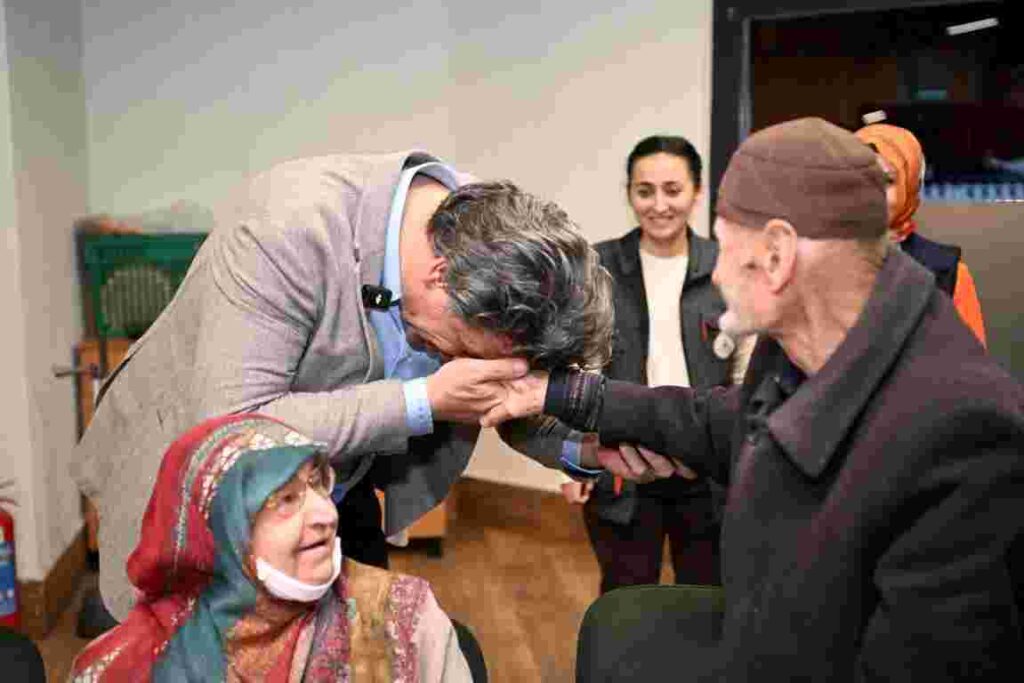 Başkan Kocaman, Ramazan Bereketini Kartepe’nin Çınarlarıyla Paylaştı