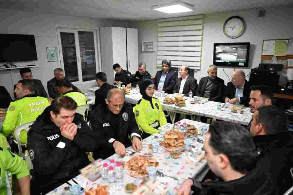 Başkan Kocaman’dan Polislere Tatlı Sürpriz