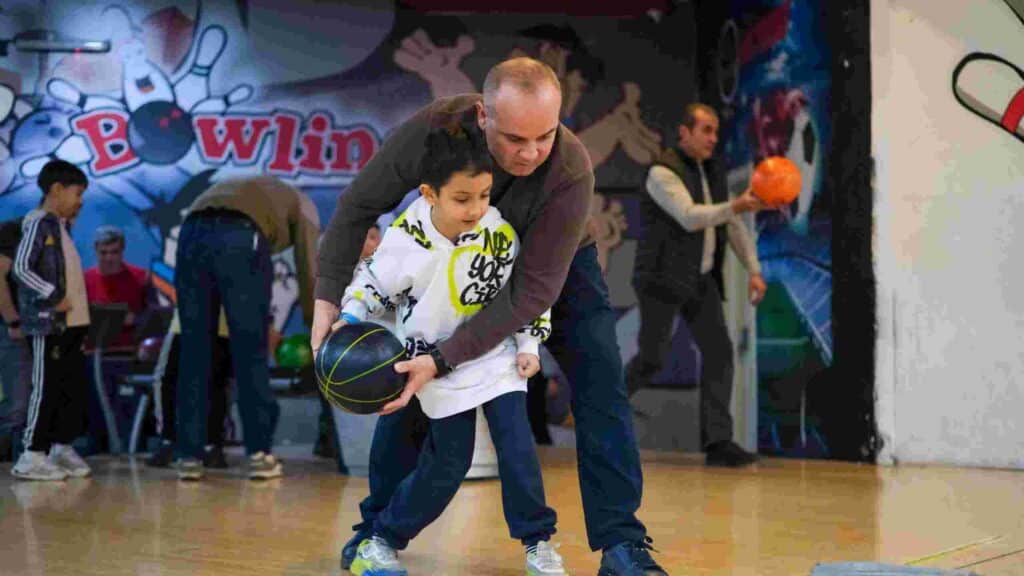 Bilgievleri’nden baba-oğul bowling turnuvası