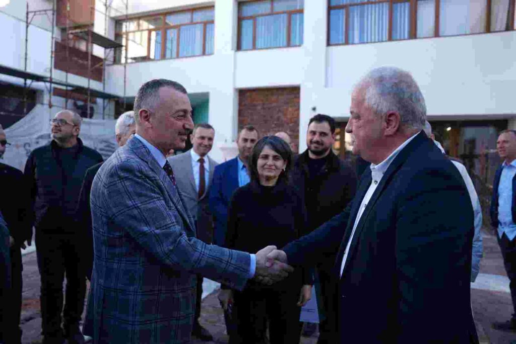 Büyükakın, Bulgaristan’daki “kardeşlik sofrasında” iftar yaptı