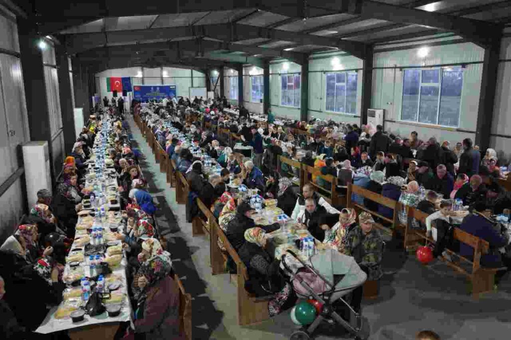 Büyükakın, Bulgaristan’daki “kardeşlik sofrasında” iftar yaptı