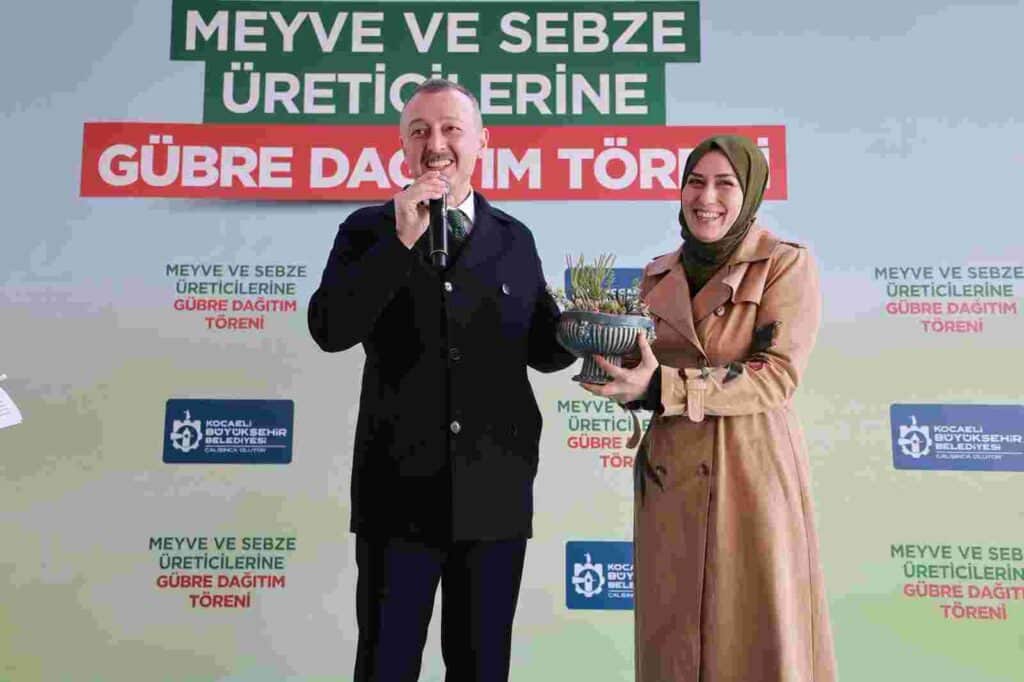 Büyükakın: “Çiftçimizin, üreticimizin her zaman yanındayız”