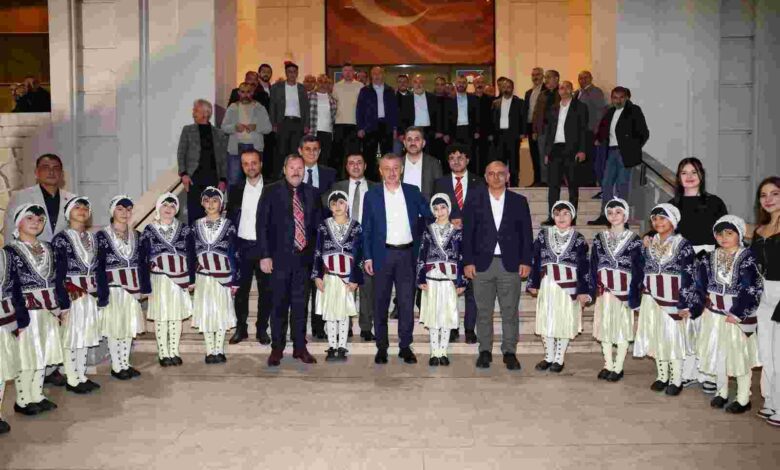 Büyükakın, Gümüşhanelileri yalnız bırakmadı