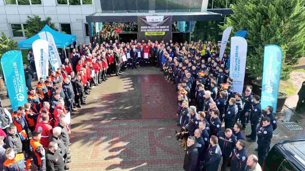 Büyükakın: Önemli olan şehirleri afetlere hazırlamak