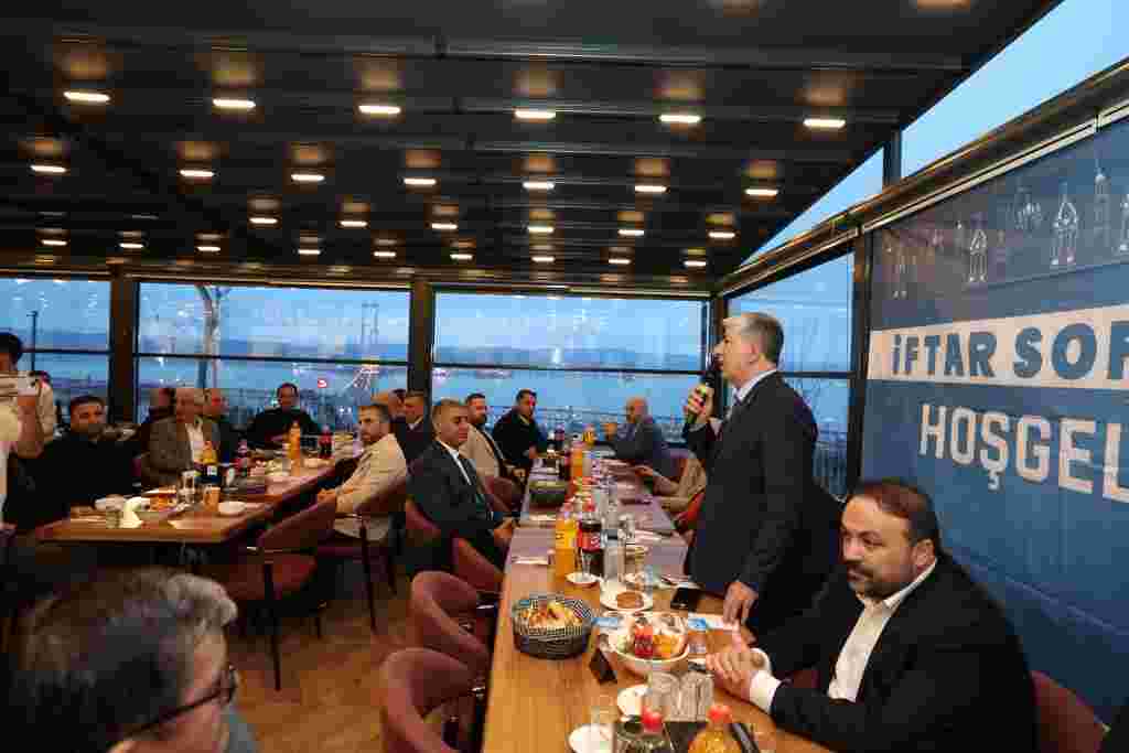 Dilovası’nda Ramazan’ın Bereketi Aynı Sofrada Paylaşıldı