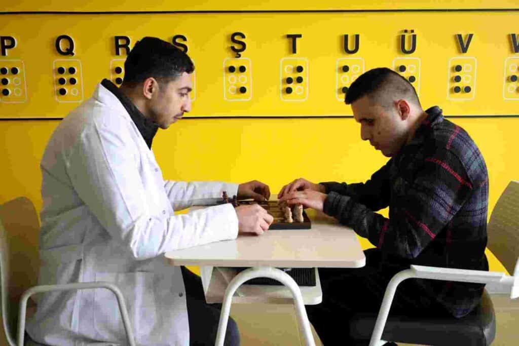 Eren’in hayatı “beyaz baston” eğitimiyle değişti