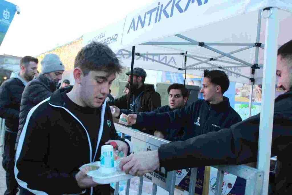 Gebze’de gönüller Ramazan çadırında birleşiyor