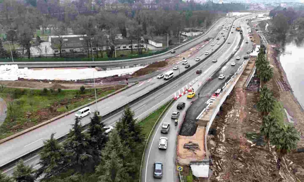 Gölcük kuzey yan yol da trafiğe açıldı