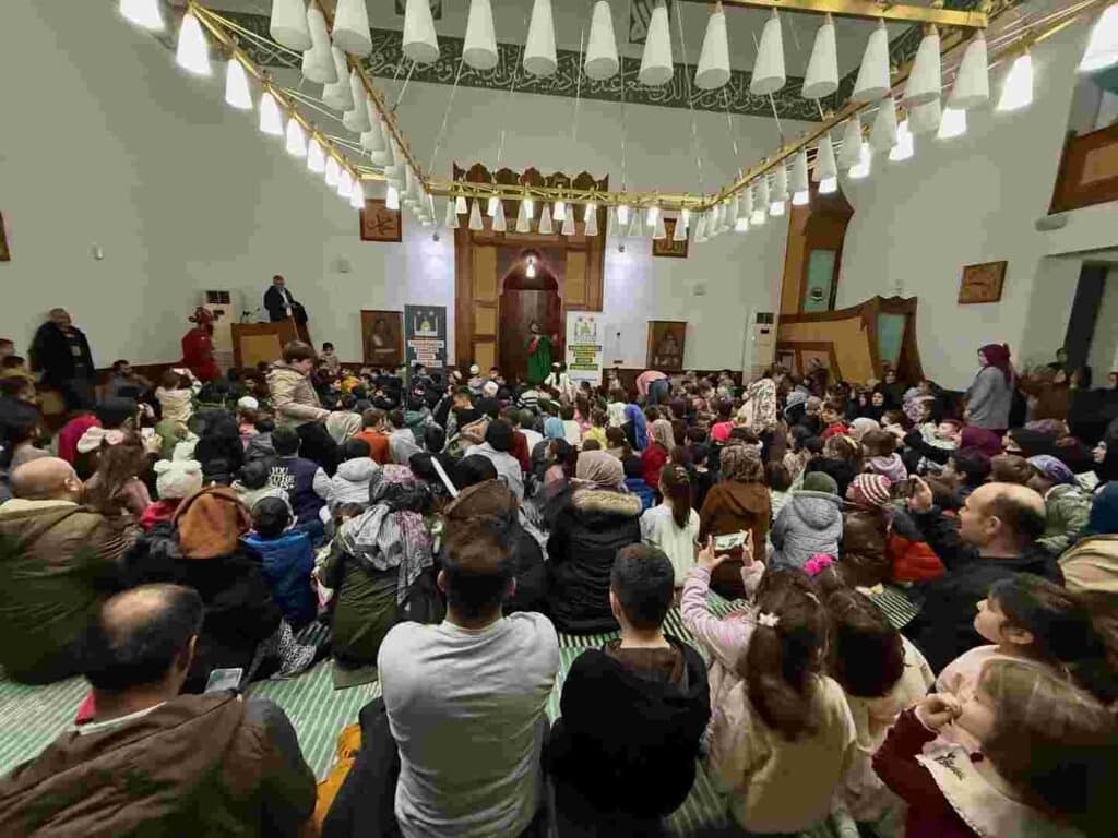 Gölcüklü Çocuklar Ramazan Coşkusunu Camilerde Yaşıyor