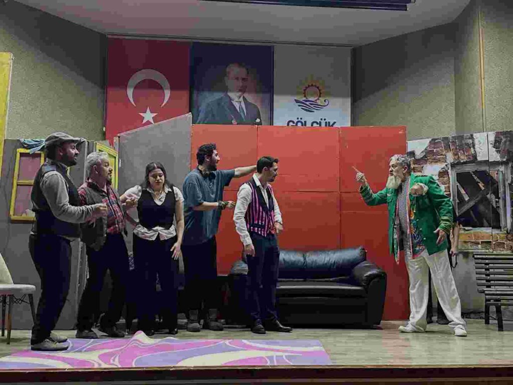 Gölcük'te Çocuklara Özel Sahne Etkinlikleri Dolu Dolu Geçiyor