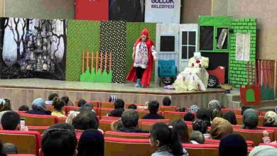 Gölcük'te Çocuklara Özel Sahne Etkinlikleri Dolu Dolu Geçiyor