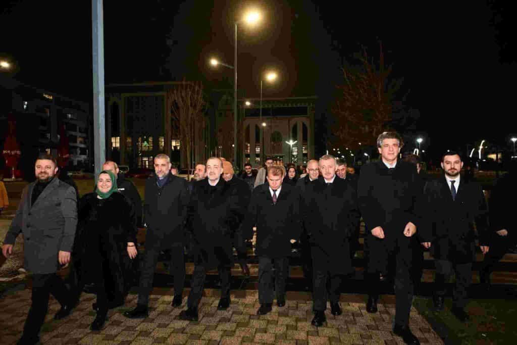 İlk teravih namazında dolup taştı