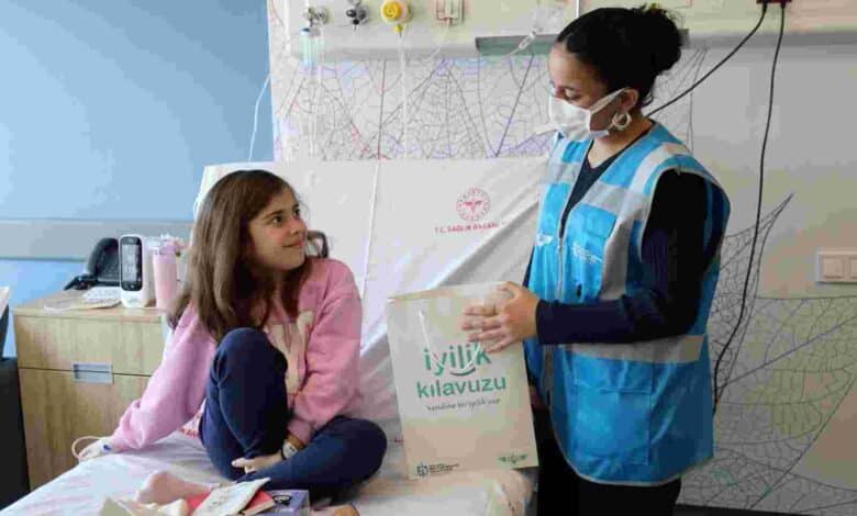 İyilik Kılavuzu’nda gönülleri ısıtan hastane ziyareti