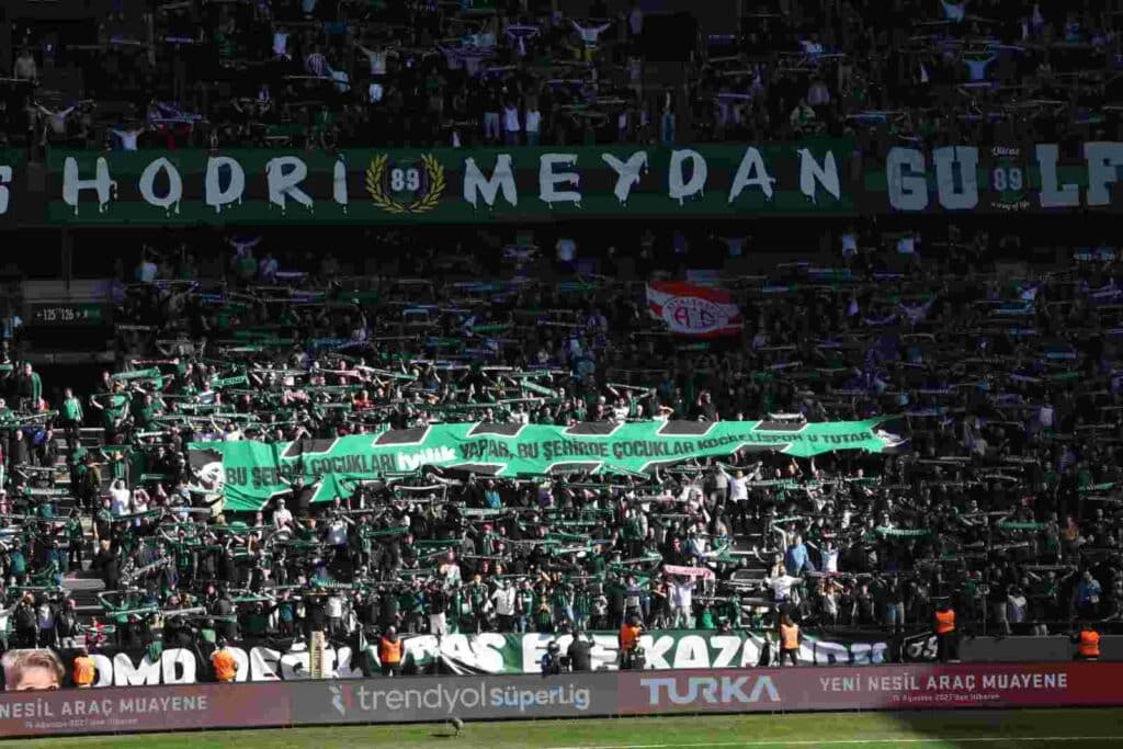 İyilik, Kocaeli Stadyumu'ndan yayıldı   