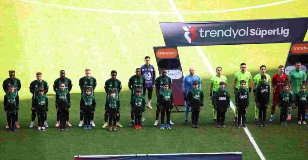 İyilik, Kocaeli Stadyumu'ndan yayıldı   