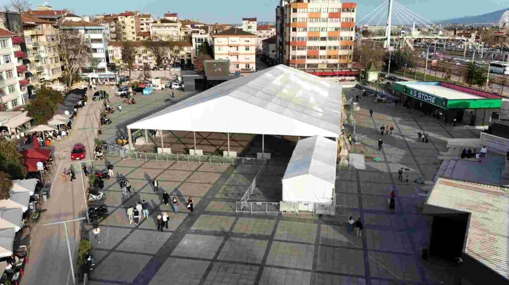 İzmit, Ramazan’ı ışıl ışıl karşılıyor