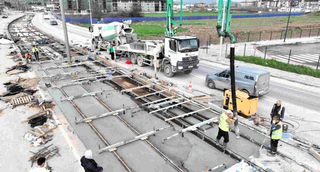 Kartepe Tramvay Hattı’nda durmak yok