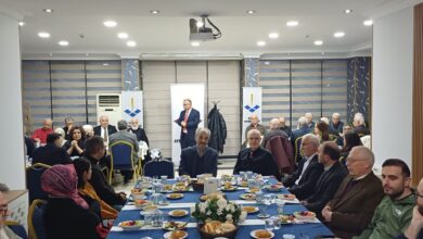 İlimizin köklü sivil toplum kuruluşlarının başında gelen Kocaeli Aydınlar Ocağı üyeleri, geleneksel iftar yemeğinde İzmit Öğretmenevi’nde bir araya geldi.