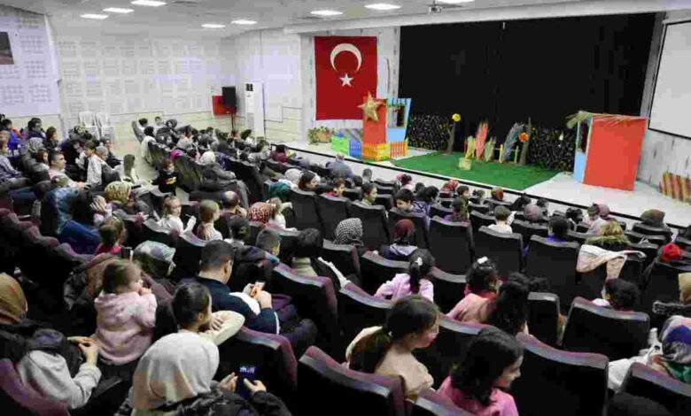 “Meraklı Civciv” Kartepe’de Sahne Aldı“Meraklı Civciv” Kartepe’de Sahne Aldı