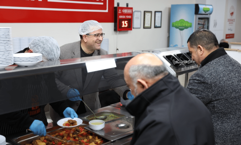 Ramazan'da Dayanışmanın Adresi: Derince Kent Lokantası