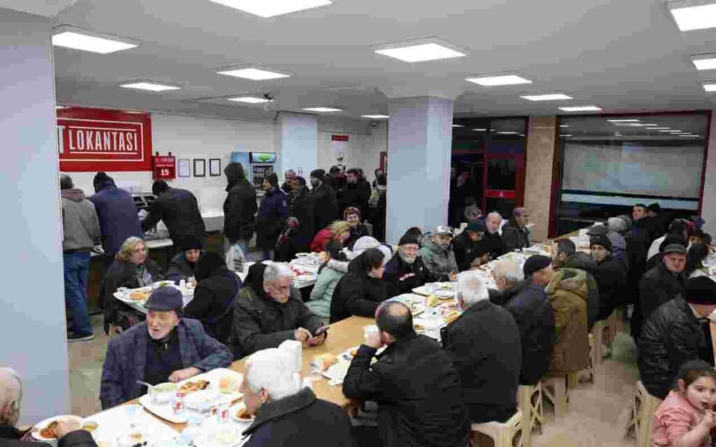 Ramazan'da Dayanışmanın Adresi Derince Kent Lokantası
