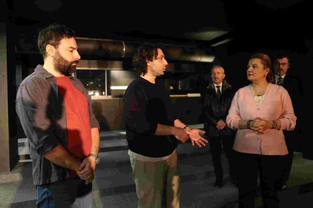 Sanatın kalbi İzmit’te büyüyor: Yeni sahne kapılarını açıyor