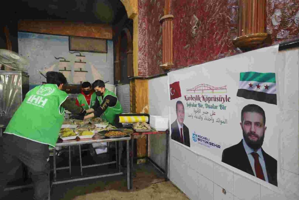 Suriye Rakka’da Büyükşehir’le iftar bereketi