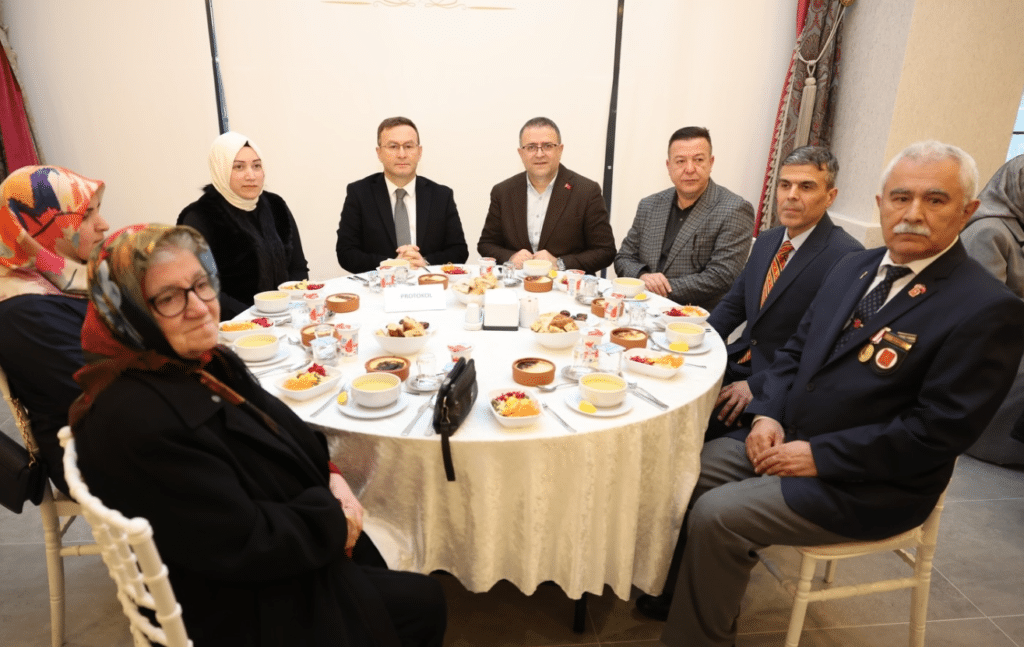 Derince’de Şehit Aileleri ve Gaziler Onuruna Anlamlı İftar