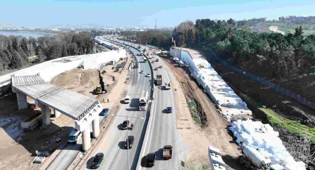 Başiskele Kavşağı’nın silueti ortaya çıkıyor