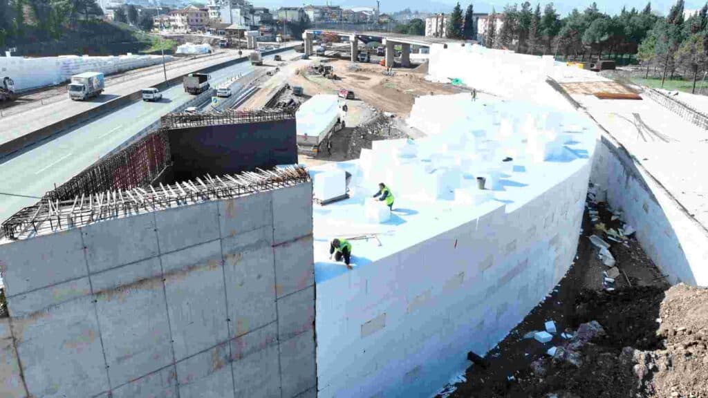 Başiskele Kavşağı’nın silueti ortaya çıkıyor