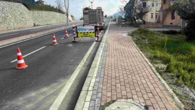 Başiskele'de tretuvar yenileme çalışmaları tama