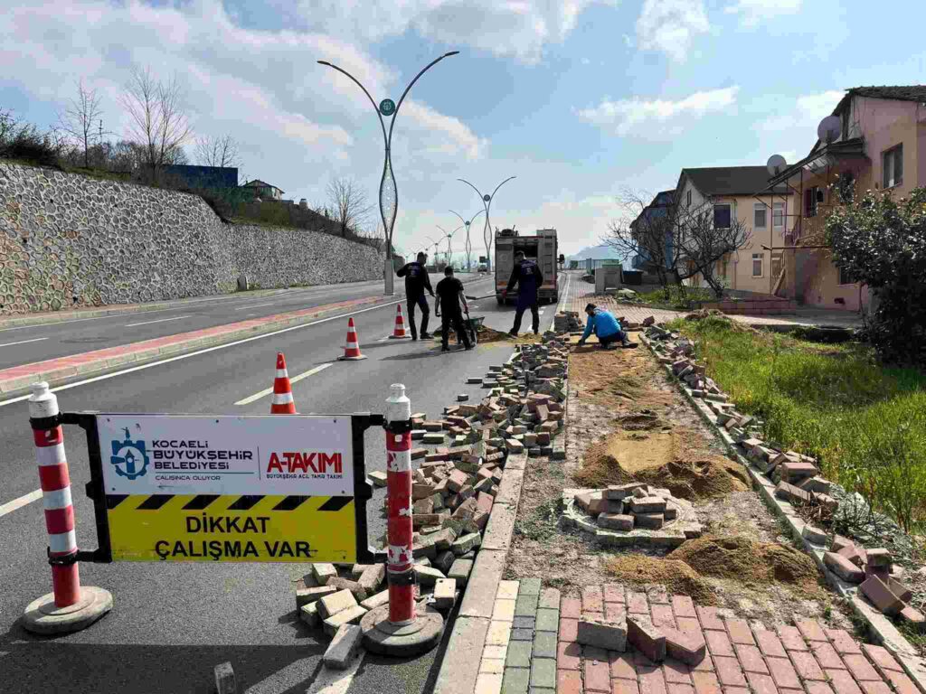 Başiskele’de tretuvar yenileme çalışmaları tamam