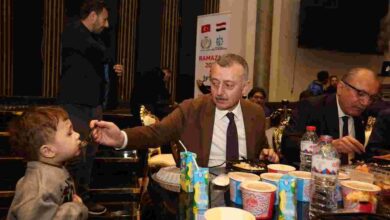 Başkan Büyükakın, Gazzeli ailelerle oruç açtı