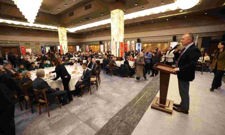 Başkan Büyükakın, Roman iftarına katıldı