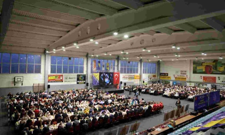 Başkan Büyükakın da soydaşlarla iftar açtı