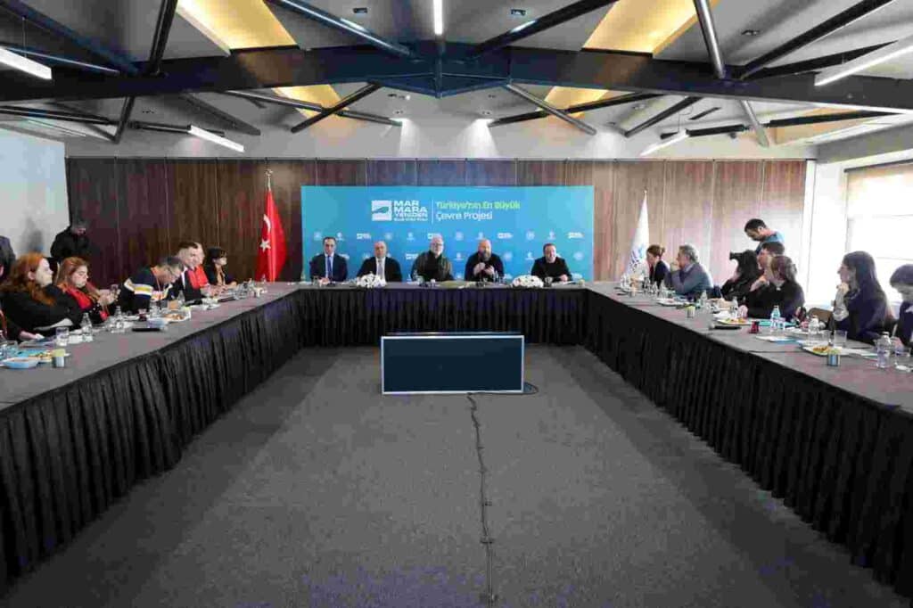 Başkan Büyükakın uluslararası gazetecilerle bir araya geldi