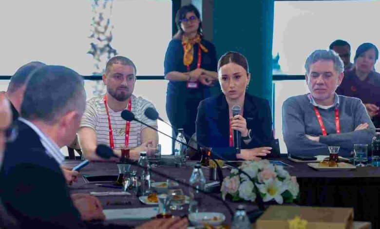 Başkan Büyükakın uluslararası gazetecilerle bir araya geldi