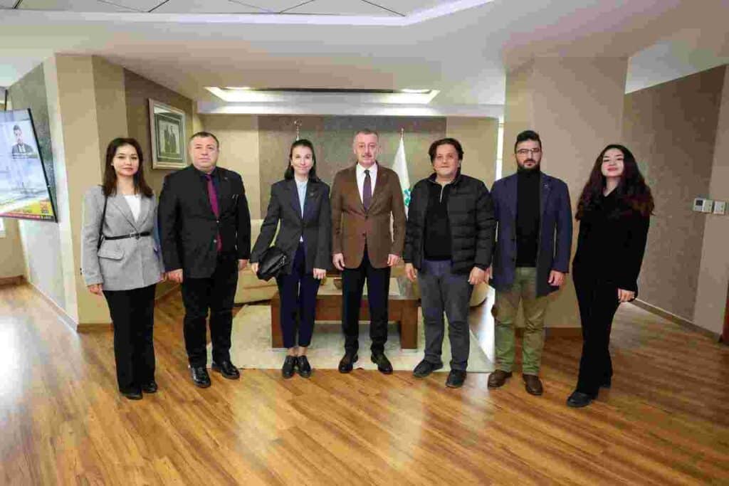 Başkanı Tahir Büyükakın’ın makamı boş kalmıyor