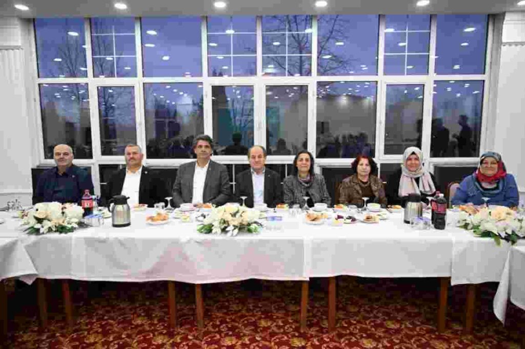 Başkan Kocaman, Muhtarlarla İftar Sofrasında Buluştu