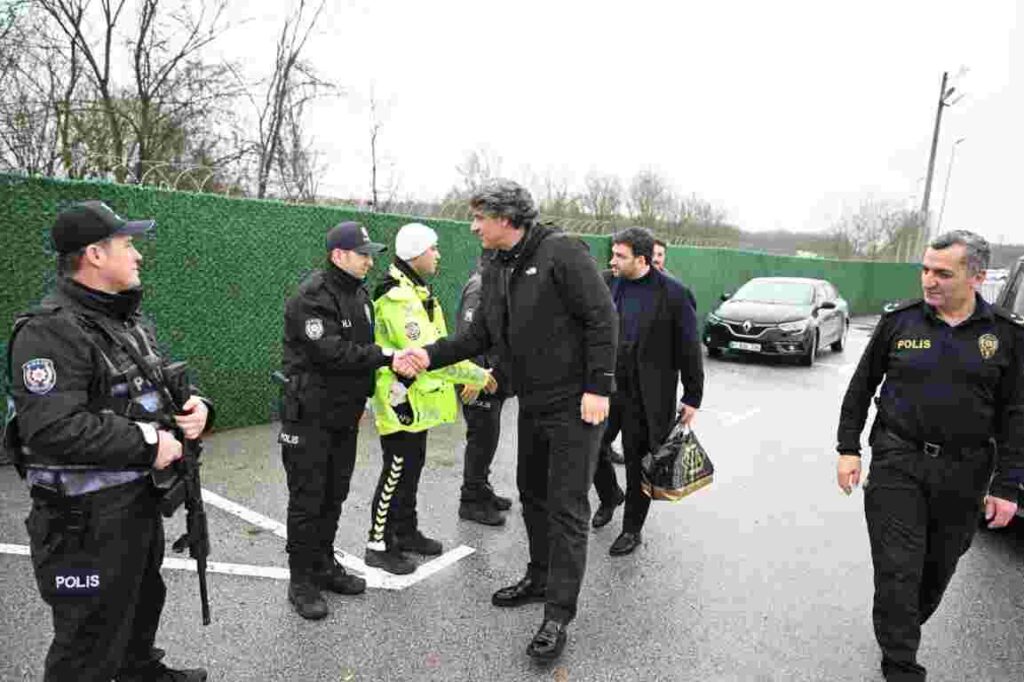 Başkan Kocaman’dan Bayramda Sahadaki Kahramanları Unutmadı