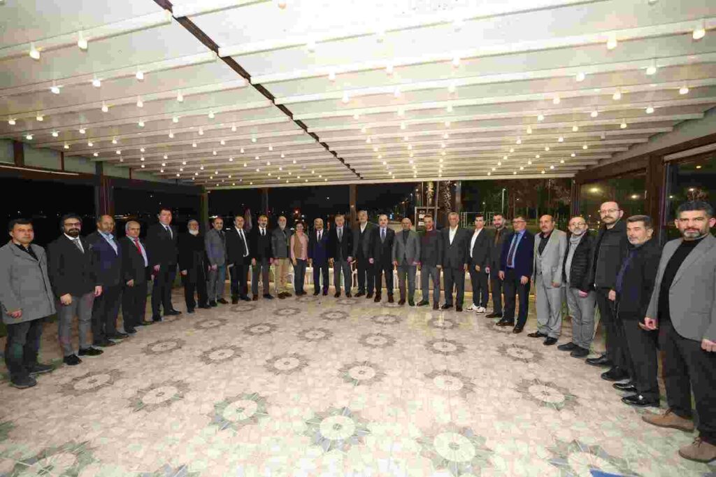 Büyükakın şehit aileleri, gazi ve yaşlılar ile bir araya geldi