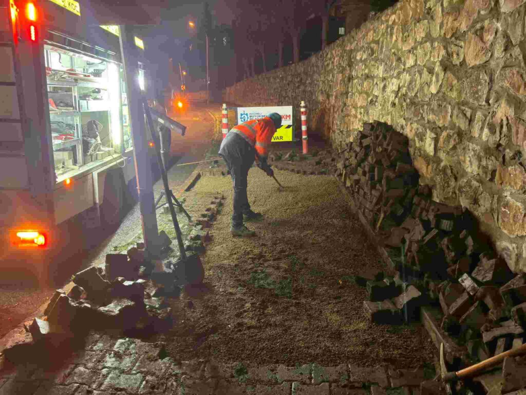 Büyükşehir’de hizmetin saati yok