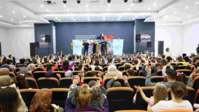 Derince'de Çocuklar Tiyatro ile Hem Eğlendi Hem Öğrendi