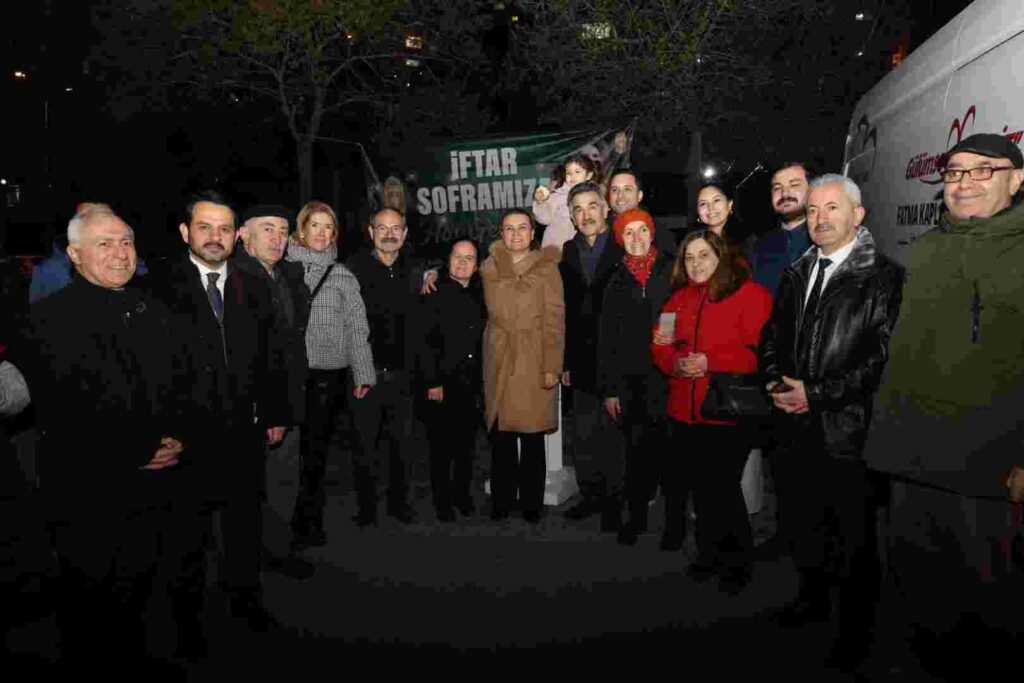 Fatma Başkan, Akarca’da yüzlerce vatandaşlarla aynı sofrada buluştu