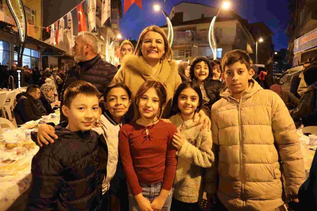 Fatma Başkan, Kuruçeşme’de vatandaşlarla iftar sofrasında buluştu